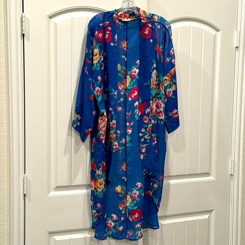 Boutique KIMONO Blue Floral Women’s (Size Medium)